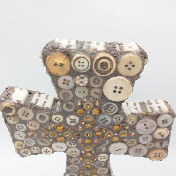 Button Sculpture Folk Art OOAK Memory Jug Style Forget Me Not Assemblage Found - Picture 4 of 16